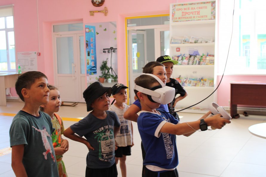 Аттракцион "Попробуй VR реальность!"